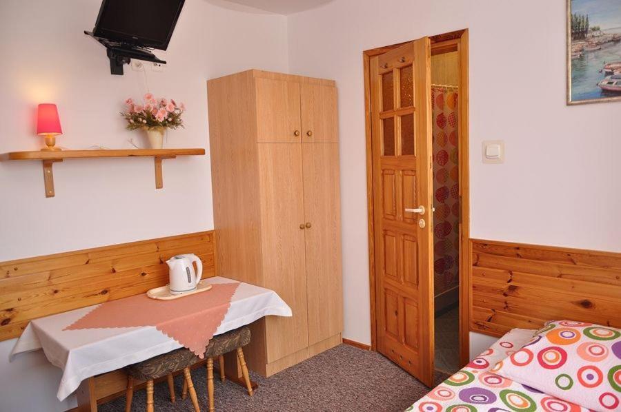 Hotel Jantar à Ostrowo  Extérieur photo
