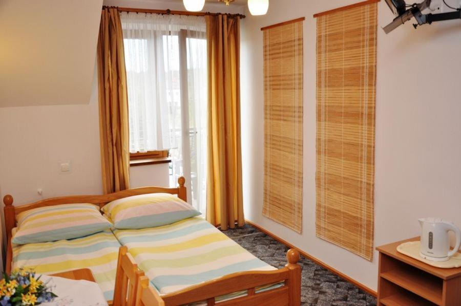Hotel Jantar à Ostrowo  Extérieur photo
